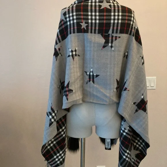 MITCHIE Scarf with Fox Fur Pom 🔥🔥 - Picture 2 of 7